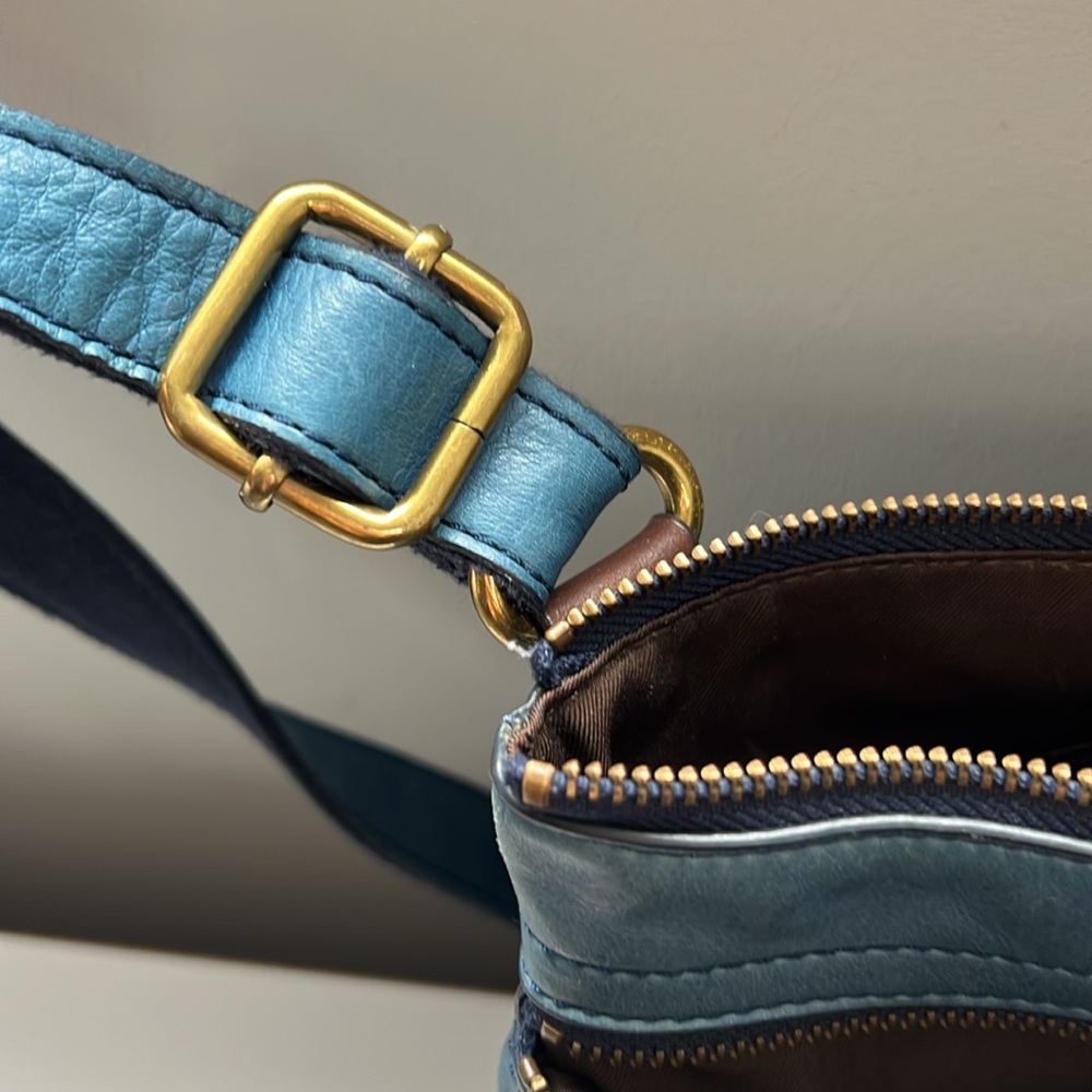 Blue leather crossbody - Picture 4 of 6